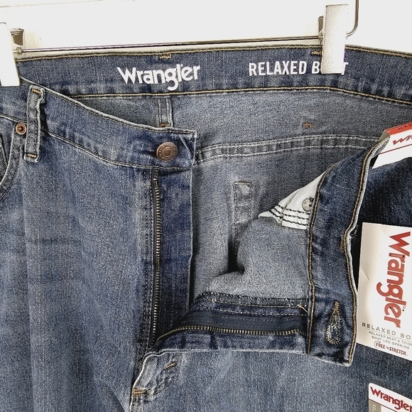 Wrangler Men's Relaxed Fit Boot Jeans NWT, 40x32 - Picture 6 of 12